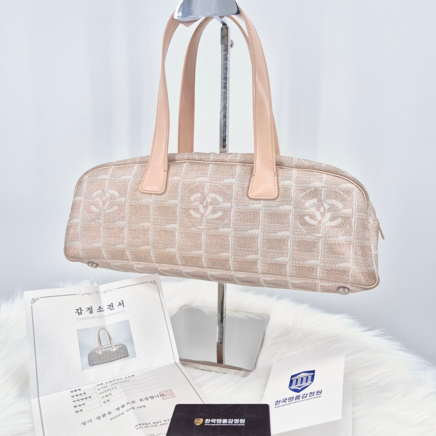 CHANEL Women's Tote Baguette Bag SKU123456