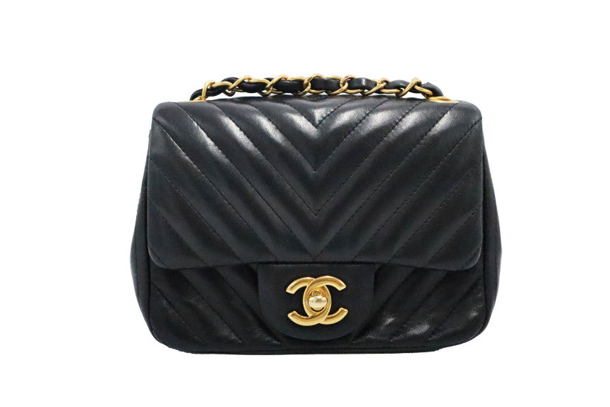 CHANEL Black Lambskin Classic Chevron Petit Sac Mini Flap Chain Shoulder Bag (SKU: A35200)