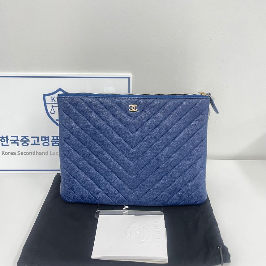 CHANEL Caviar Chevron Neodium Clutch - SKU12345