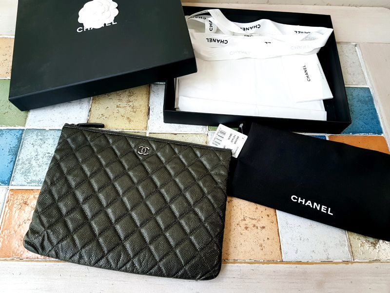 CHANEL Caviar Neodium Clutch Charcoal AK7289