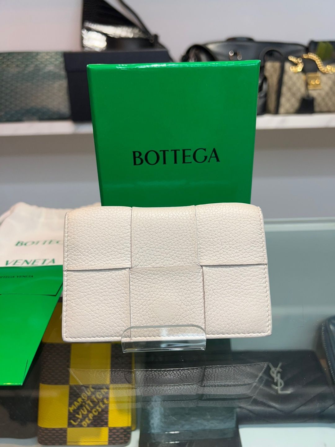 Bottega Veneta Women's Card Coin Wallet - White (SKU: os)