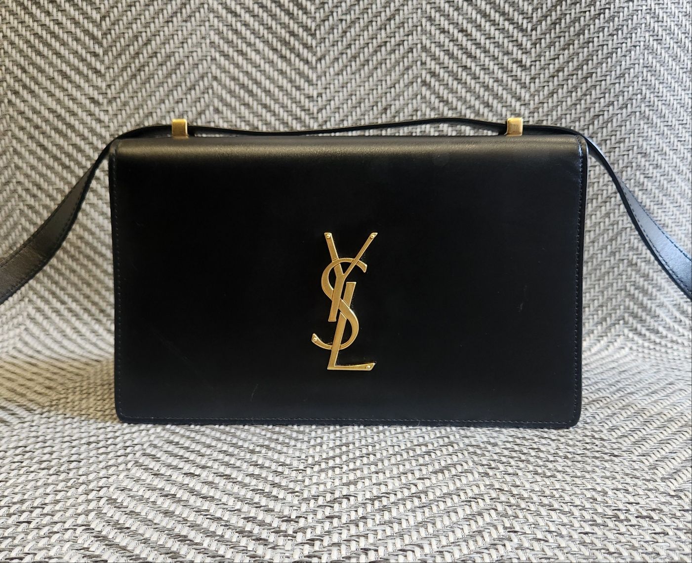 Saint Laurent Monogram Shoulder Bag 601312