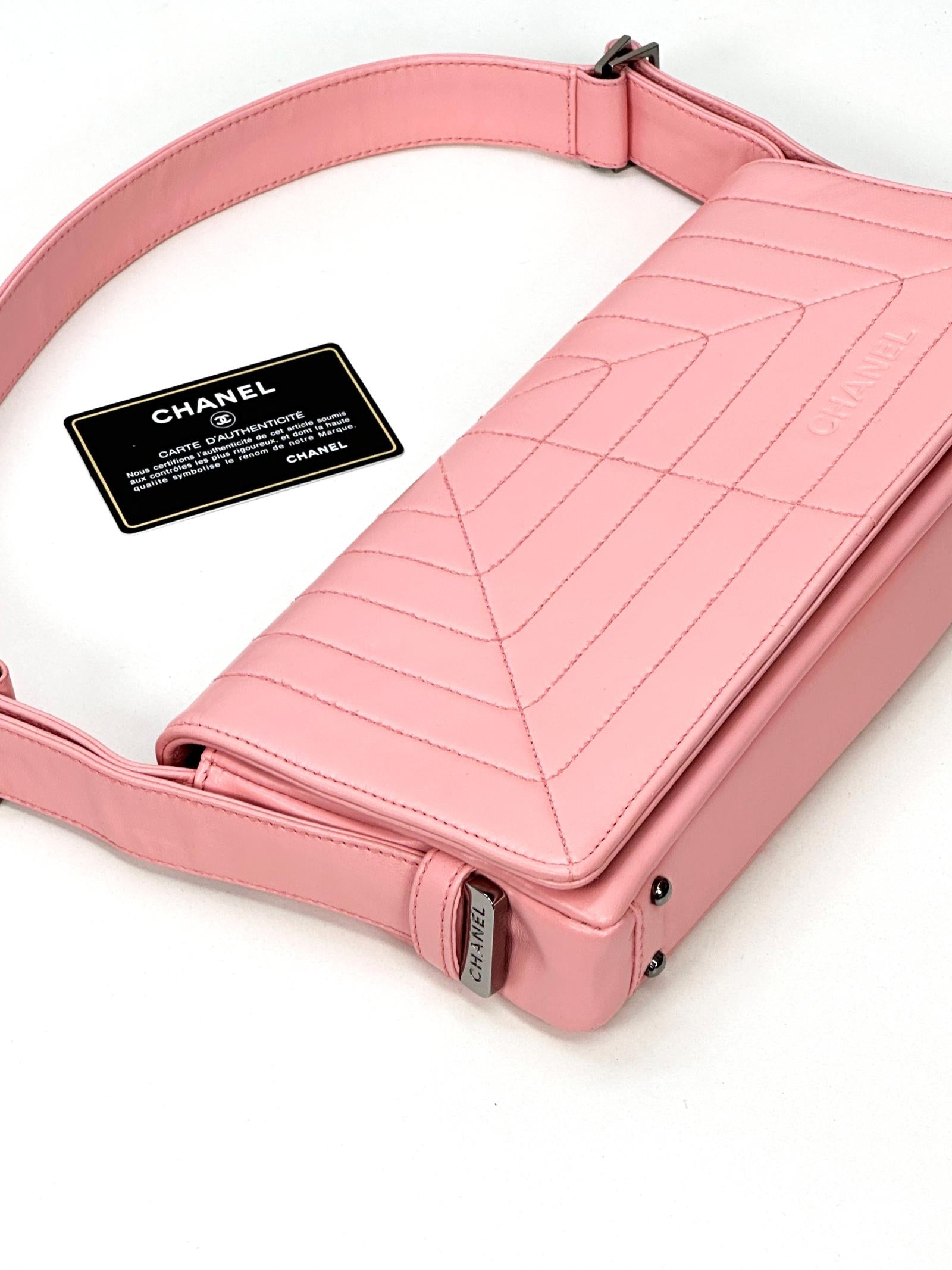CHANEL Pink Chocobar Shoulder Bag Vintage Luxury 3VCHB17369