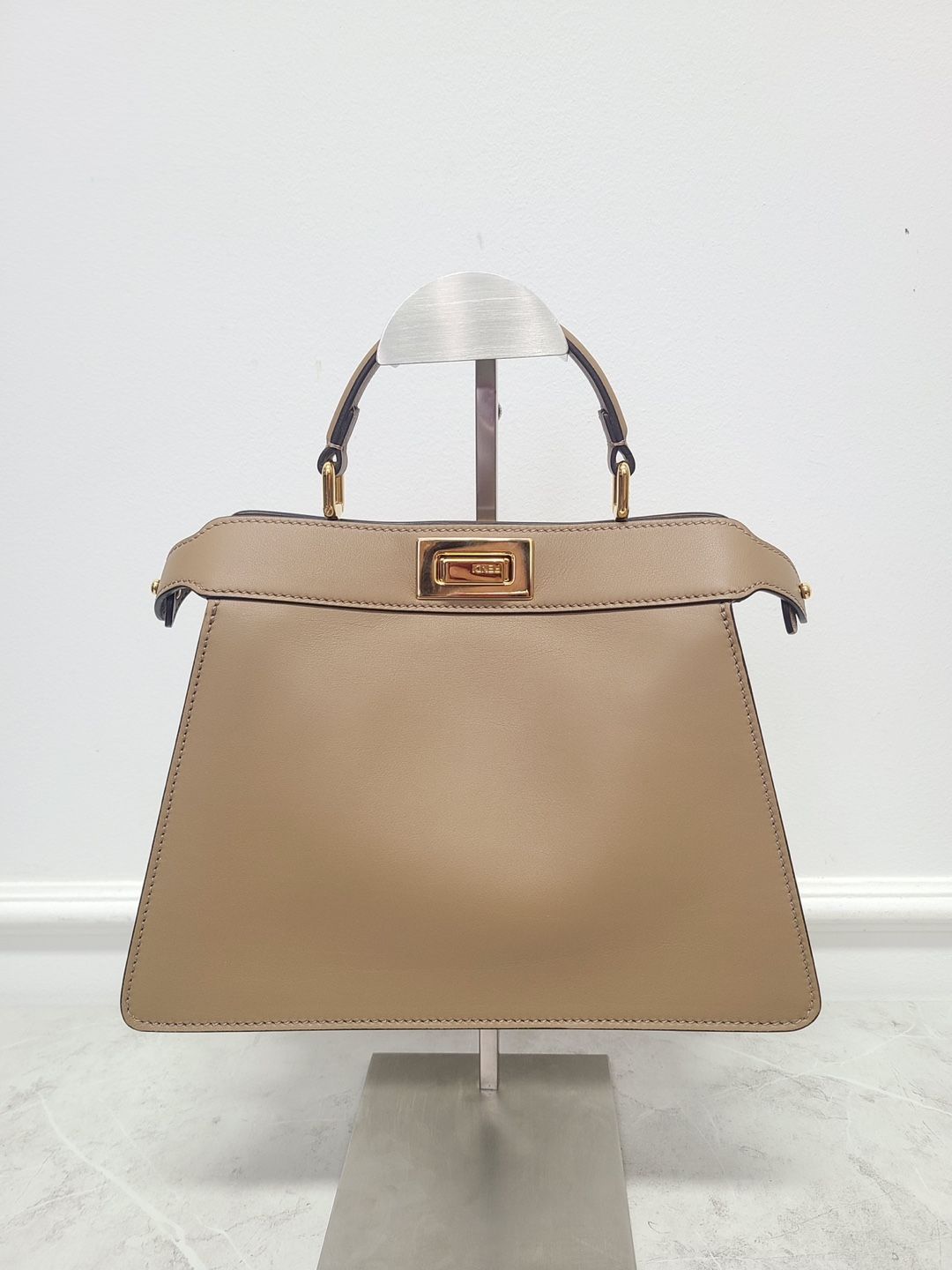 Fendi Small Shoulder Tobacco Bag - 23 Model (SKU: 23)