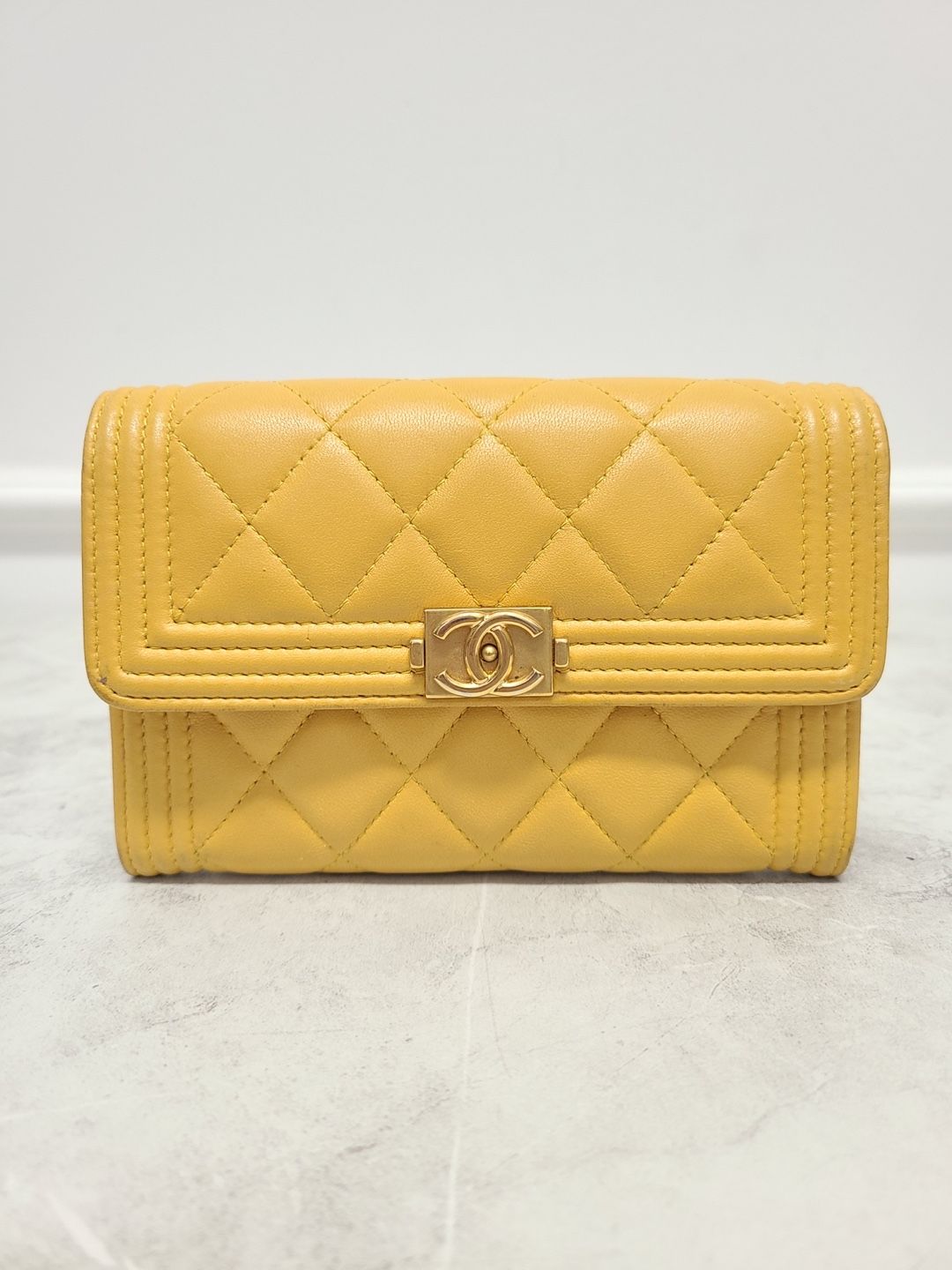 CHANEL Yellow Lambskin Boy Flap Wallet 21 Series SKU