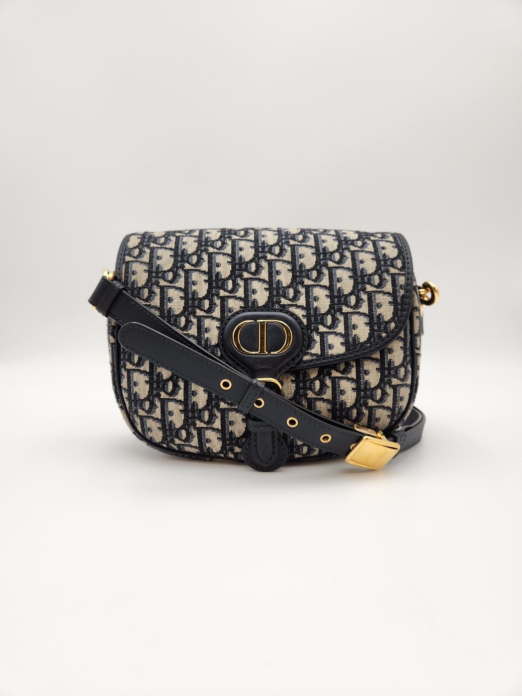 Dior Hobo Style Bobby Bag Medium (M9319UTZQ_M928)