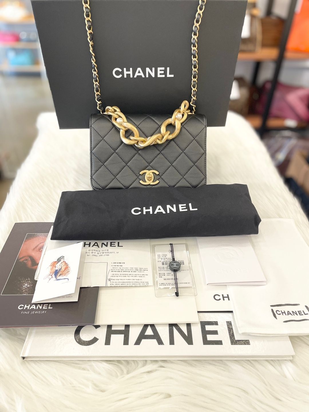 CHANEL Triple Pearl Chain Crossbody Small (AS2639)