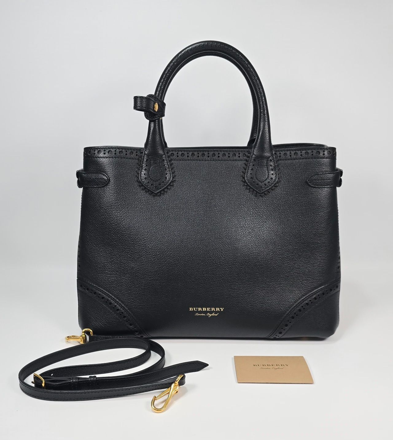 Burberry Medium Banner Bag (SKU: One Size)