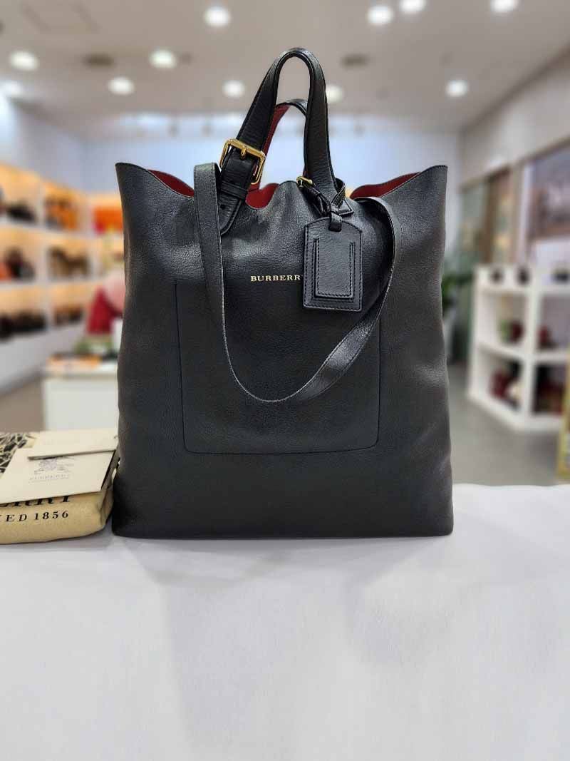 Burberry Black Large Tote Bag 39384931