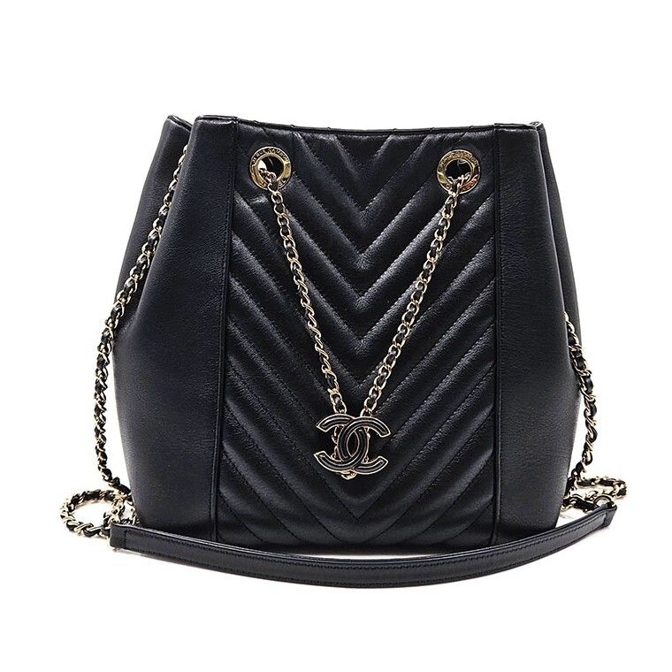 CHANEL Chevron Drawstring Bucket Bag (AS0263) 62024073