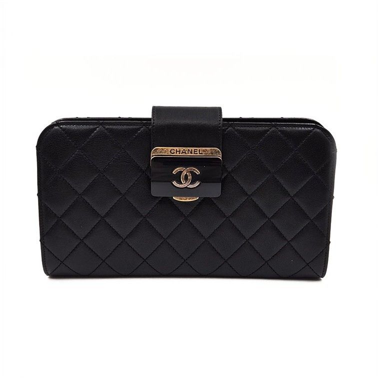 CHANEL Beauty Lock Clutch Bag 32724023