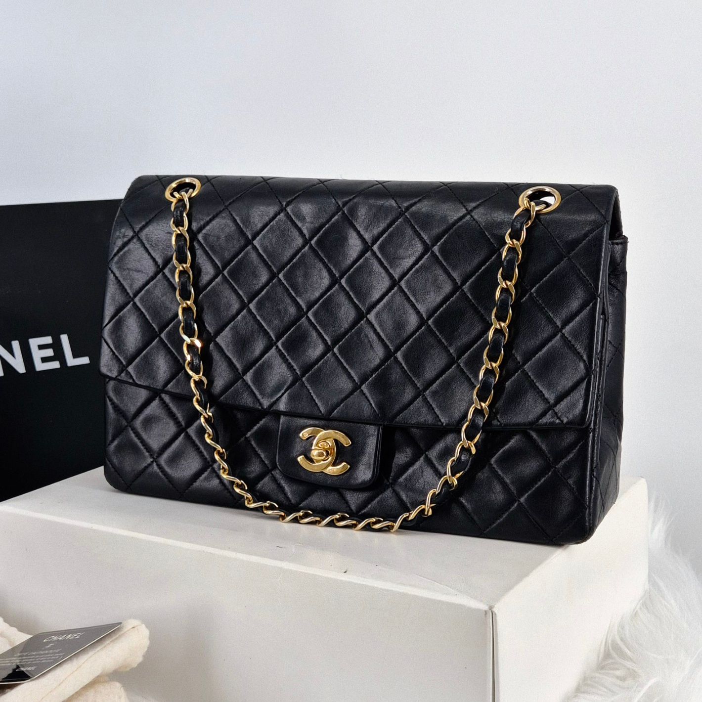 CHANEL Classic Gold Chain Shoulder Bag Black [SKU: OS]