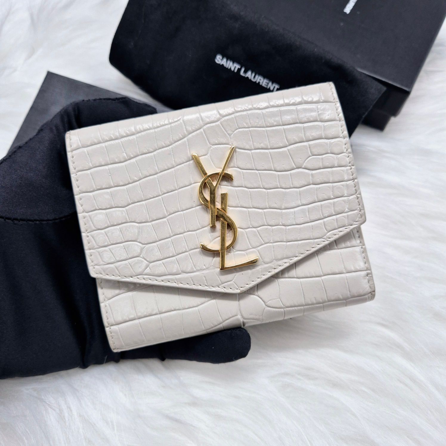 Saint Laurent Women's Urban Monogram Wallet - OS SKU0123