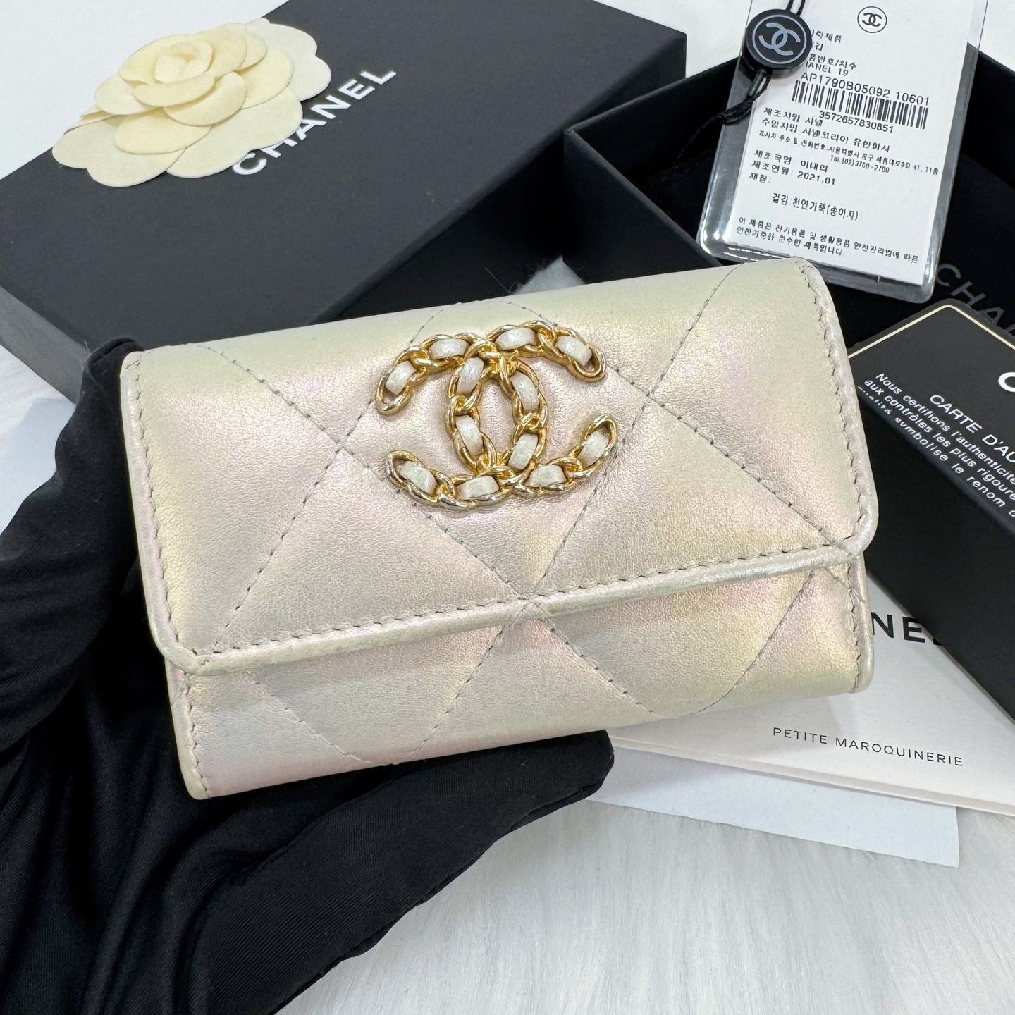CHANEL Flap Card Wallet Metal White 19 (SKU)