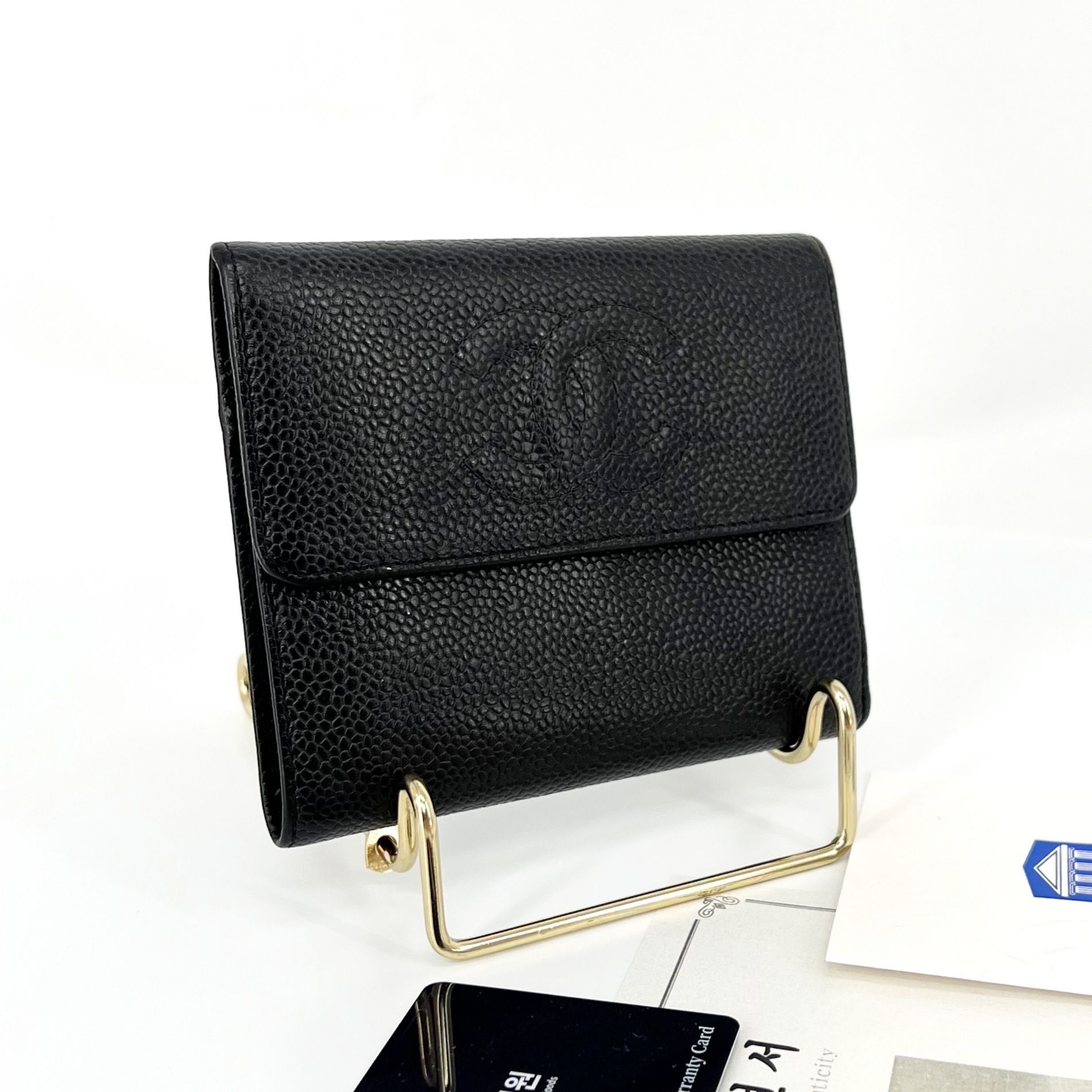 CHANEL Caviar Bifold Wallet Black SKU-01