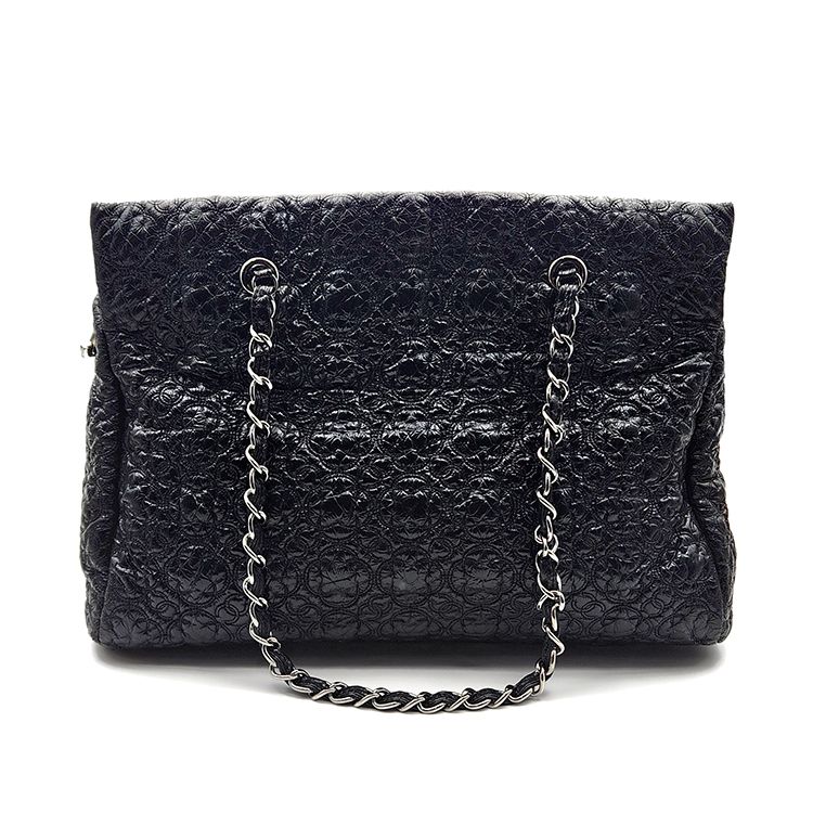 CHANEL Camellia Pendant Chain Shoulder Bag L959525