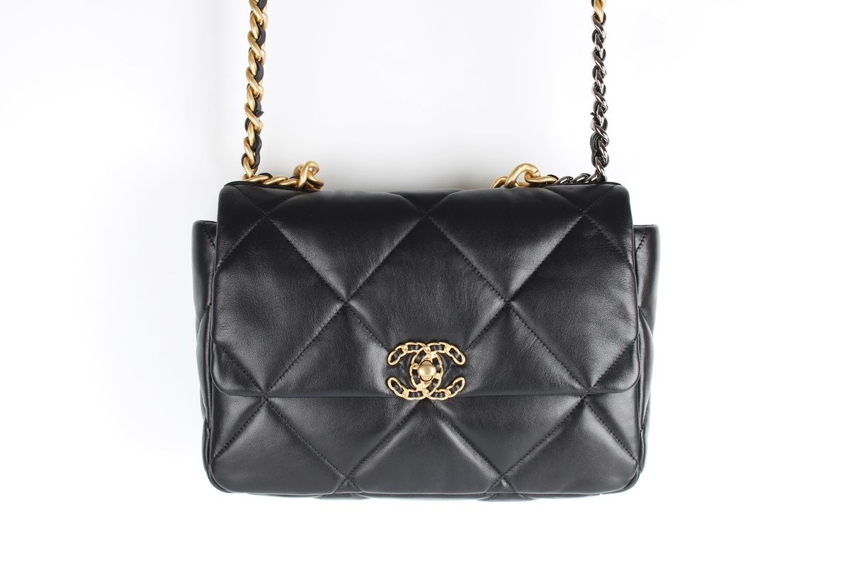 CHANEL Ramskin Handbag L - 19 Gold () SKU: 19