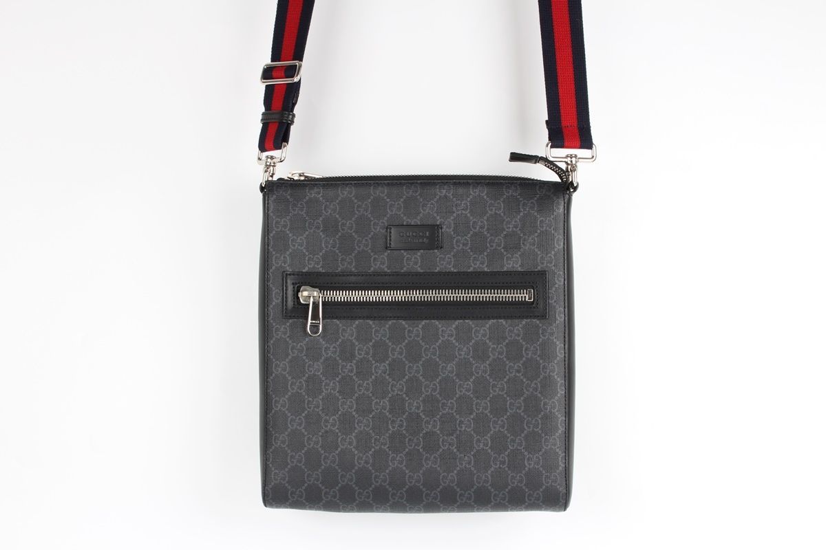 Gucci Supreme Messenger Bag M GG () SKU: M