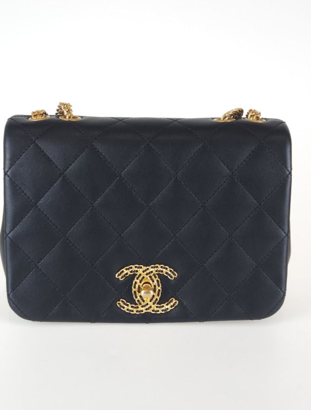 CHANEL Flap Shoulder Bag with CC Logo Chain AS2975 2786