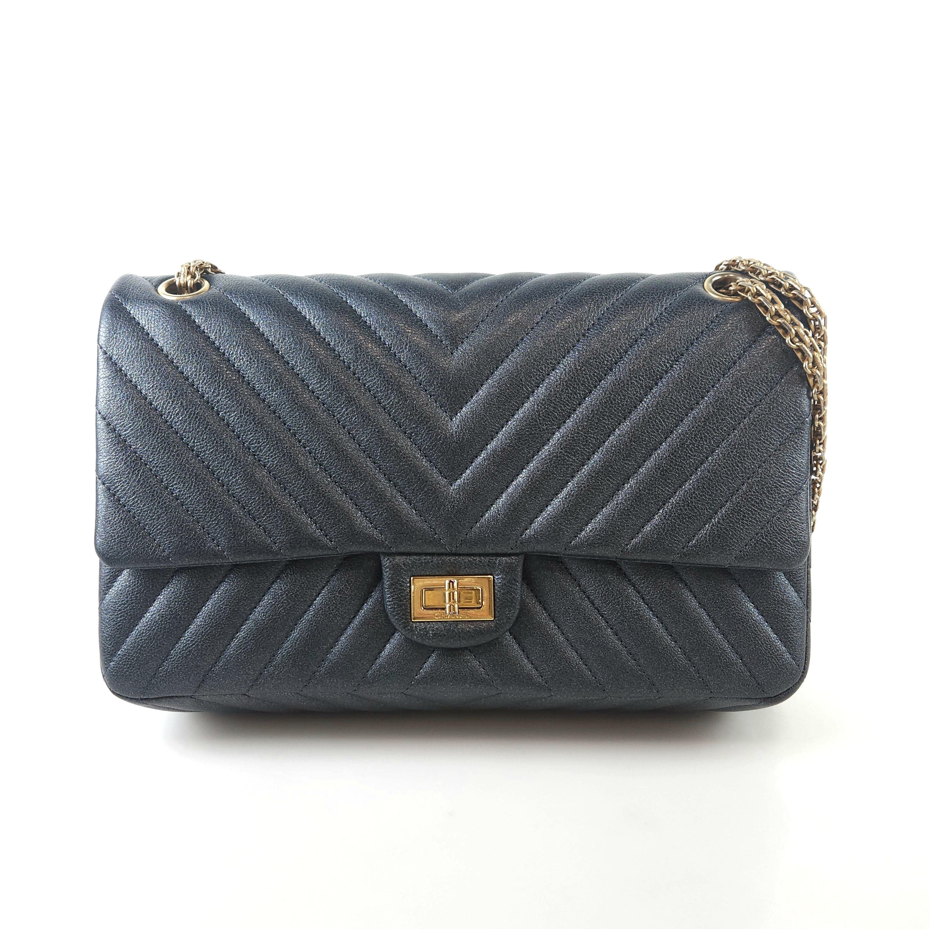 CHANEL Chevron Flap Shoulder Bag A37587 8330