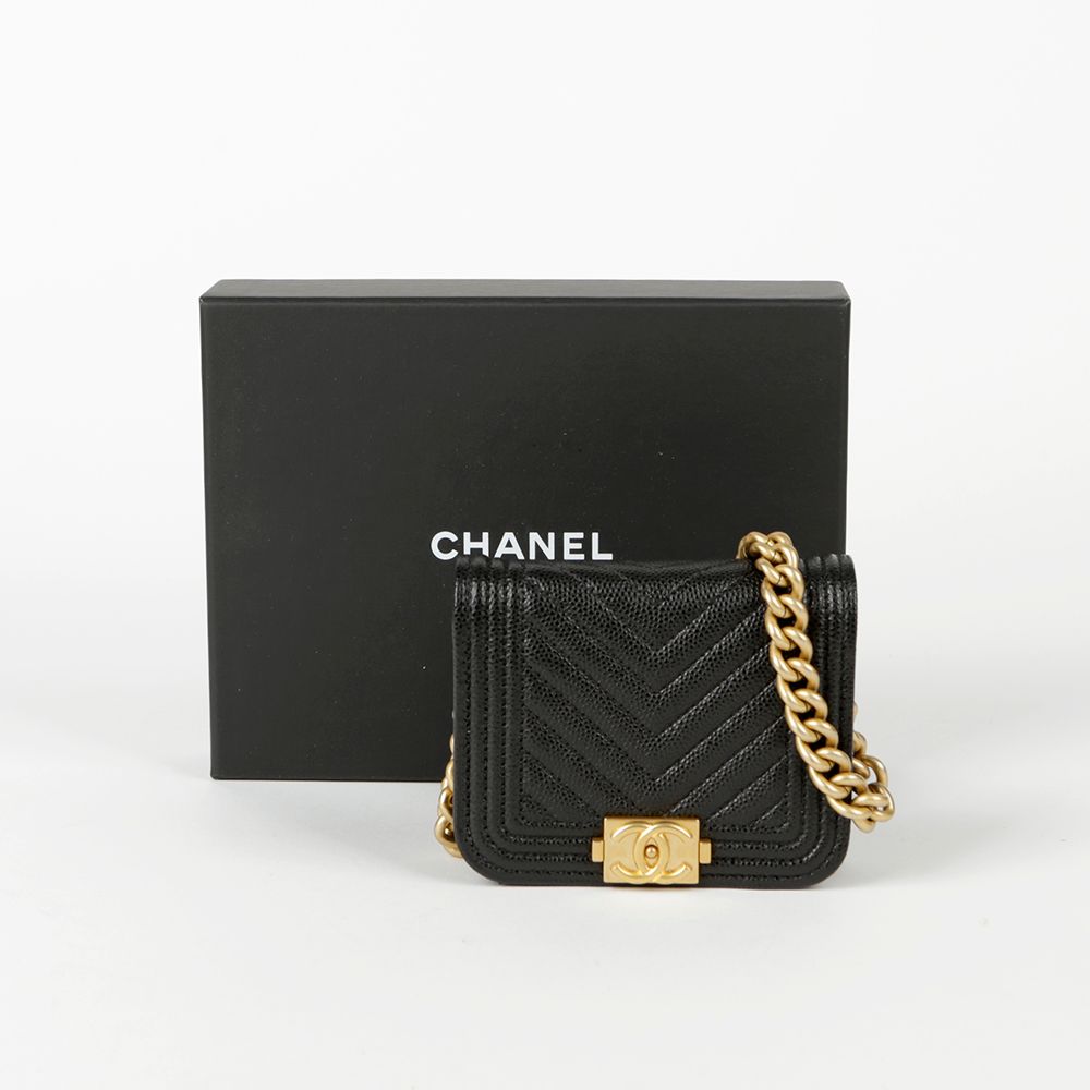CHANEL Black Caviar Skin Chevron Boy Belt Bag AP2302