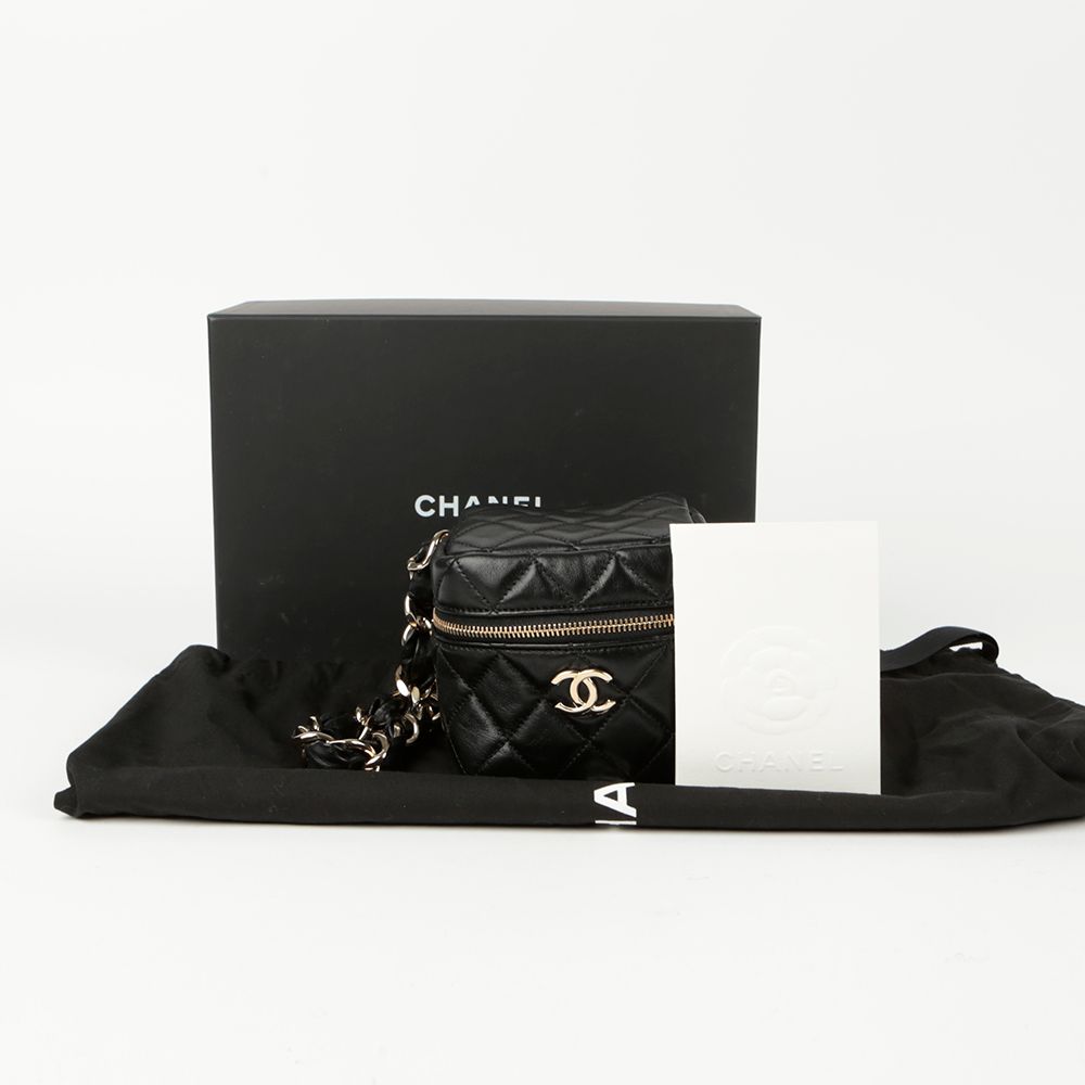 CHANEL Chain Handle Logo Pouch Clutch AP2803 CC (SKU: AP2803)