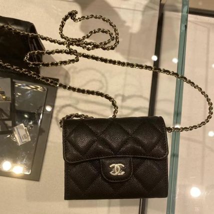 CHANEL Classic Chain Wallet Crossbody Bag AP0238