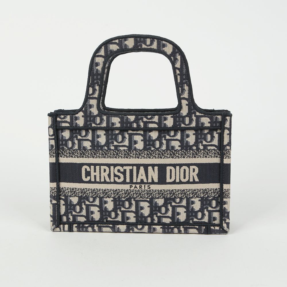 Dior Mini Tote Bag S5475ZRIW (SKU)