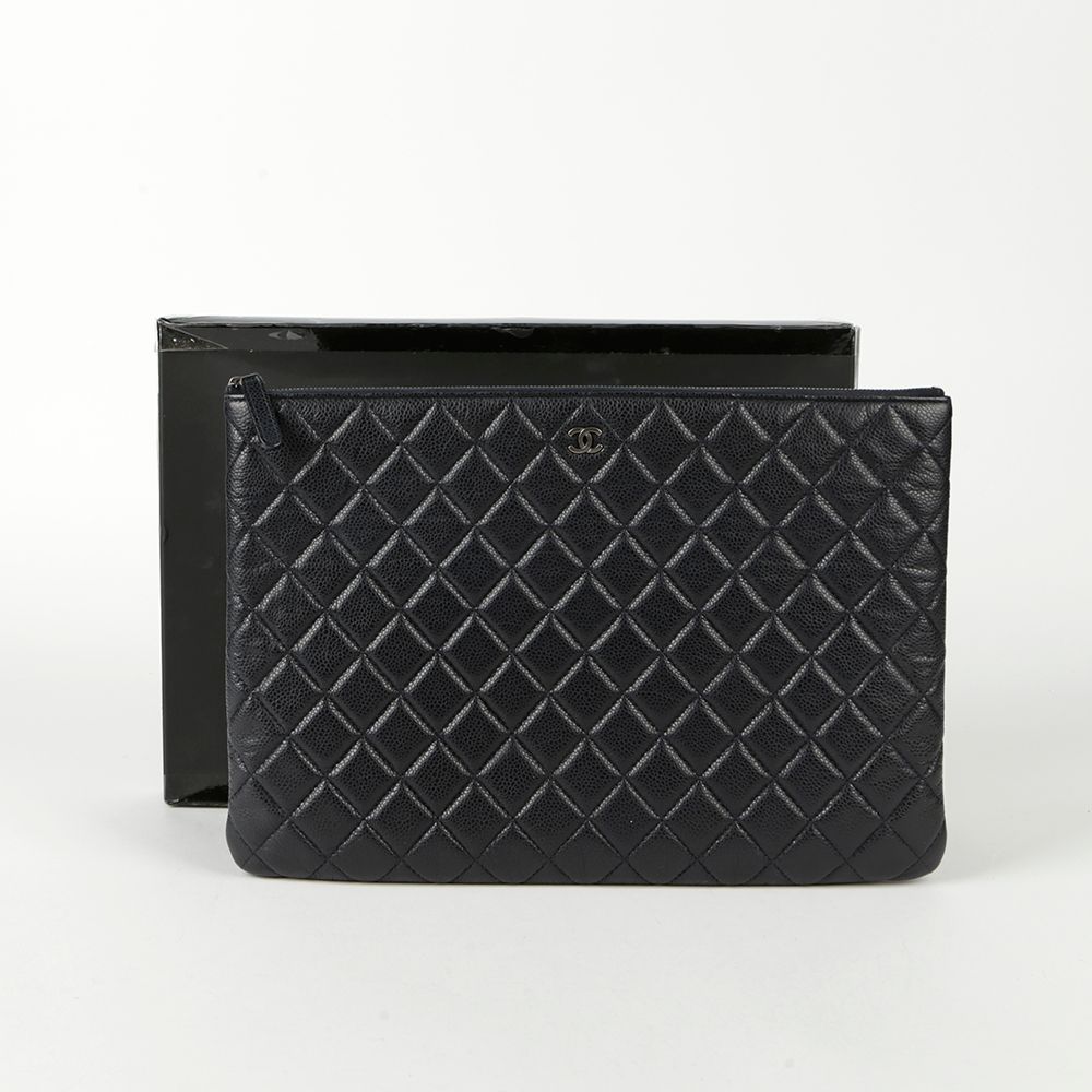 CHANEL Caviar Skin Classic Large Clutch A82552