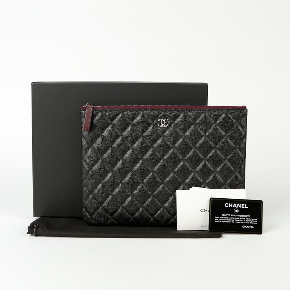 CHANEL Caviar Skin Classic Neodium Clutch A82545