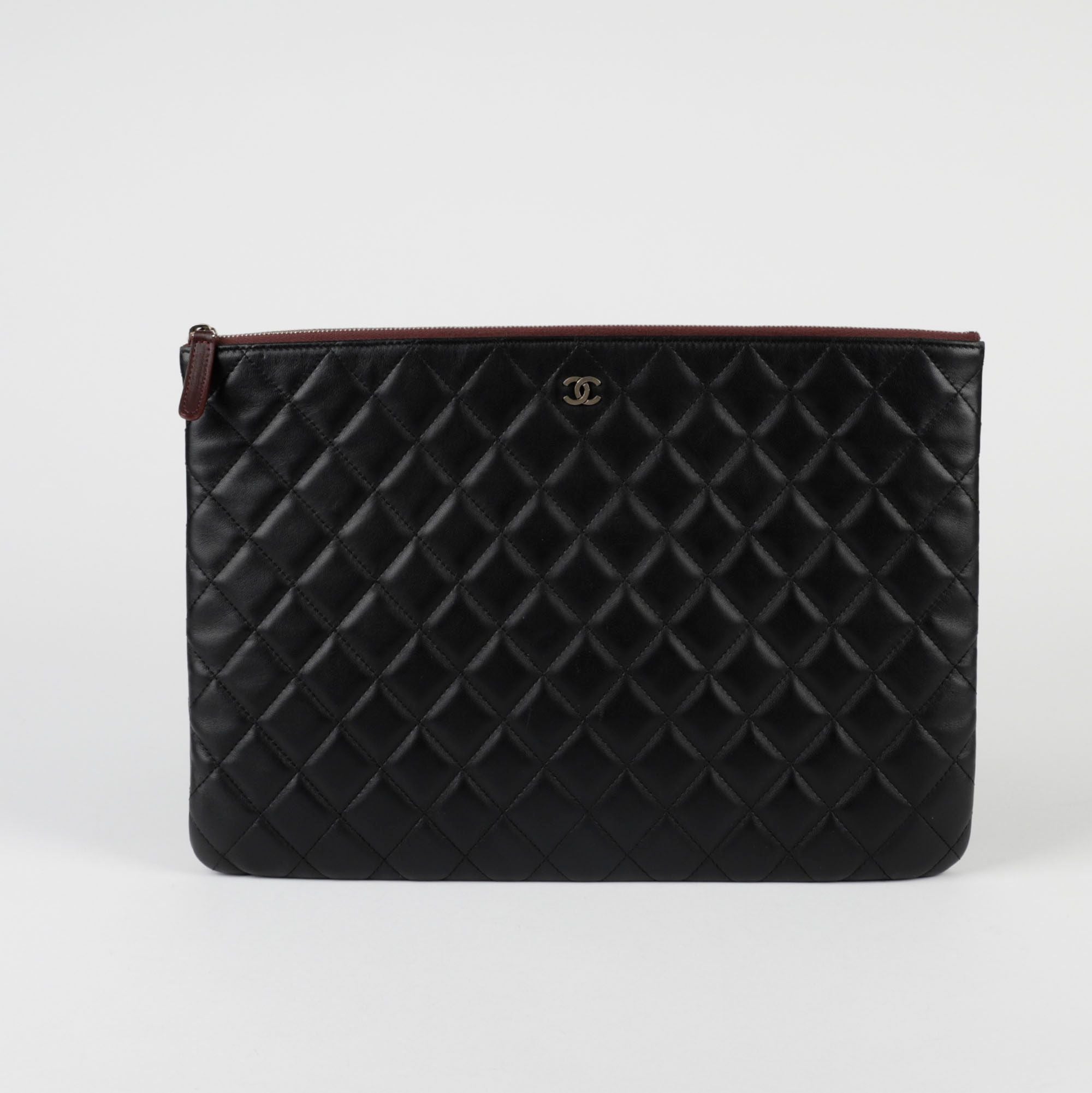 CHANEL Beauty CC Logo Large Clutch A69251