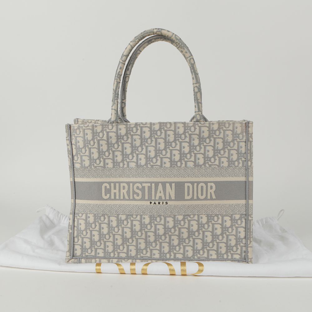 Dior Medium Tote Bag M1296ZRIW