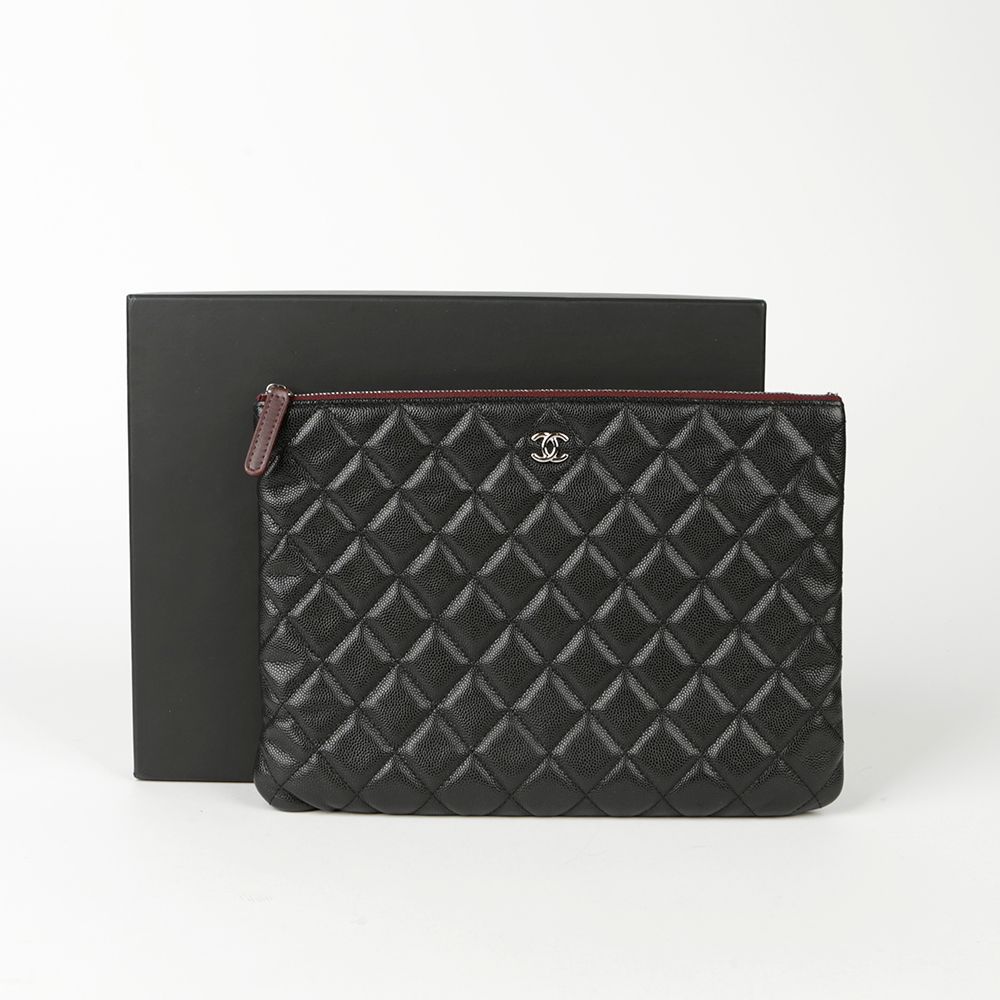 CHANEL Caviar Skin Classic Newmium Clutch A82545