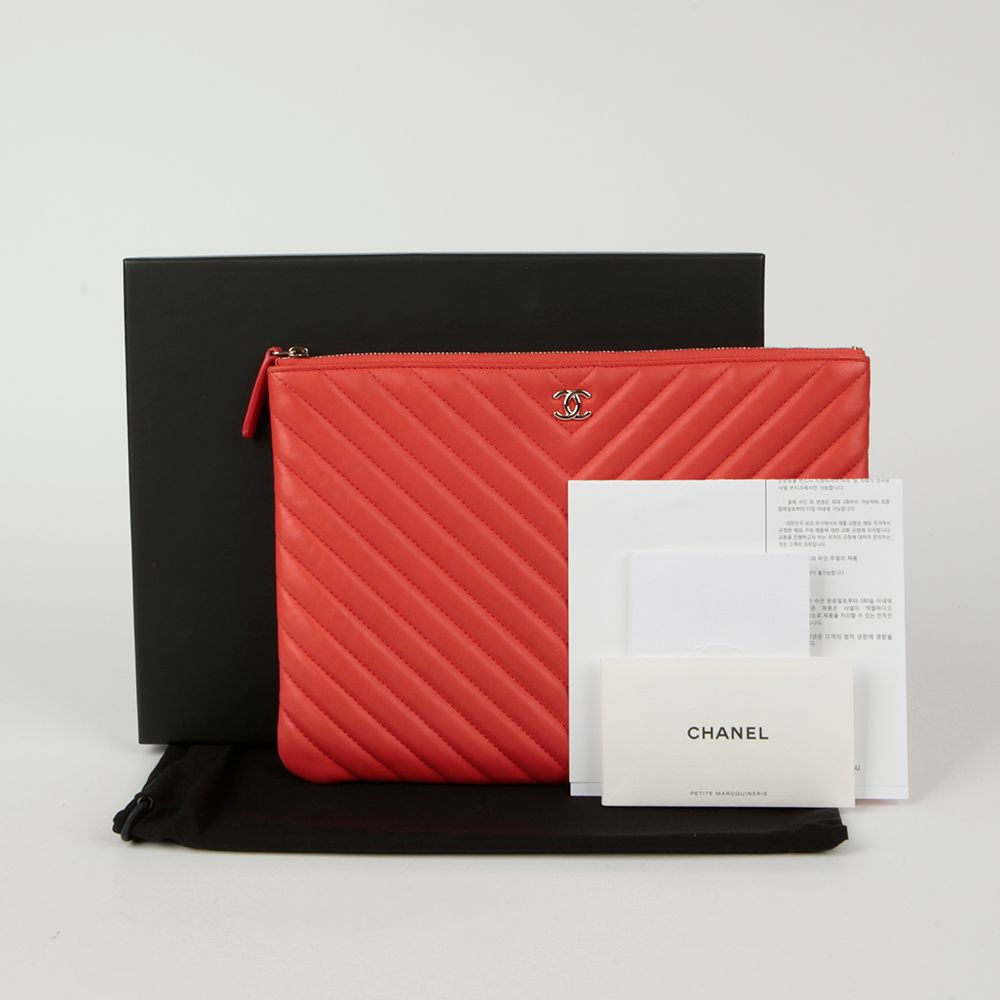 CHANEL Classic Newmium Clutch A82545