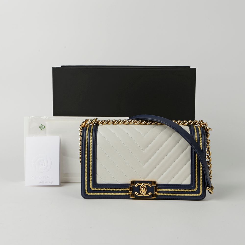 CHANEL Medium Shoulder & Crossbody Bag A67086 - SKU: A67086