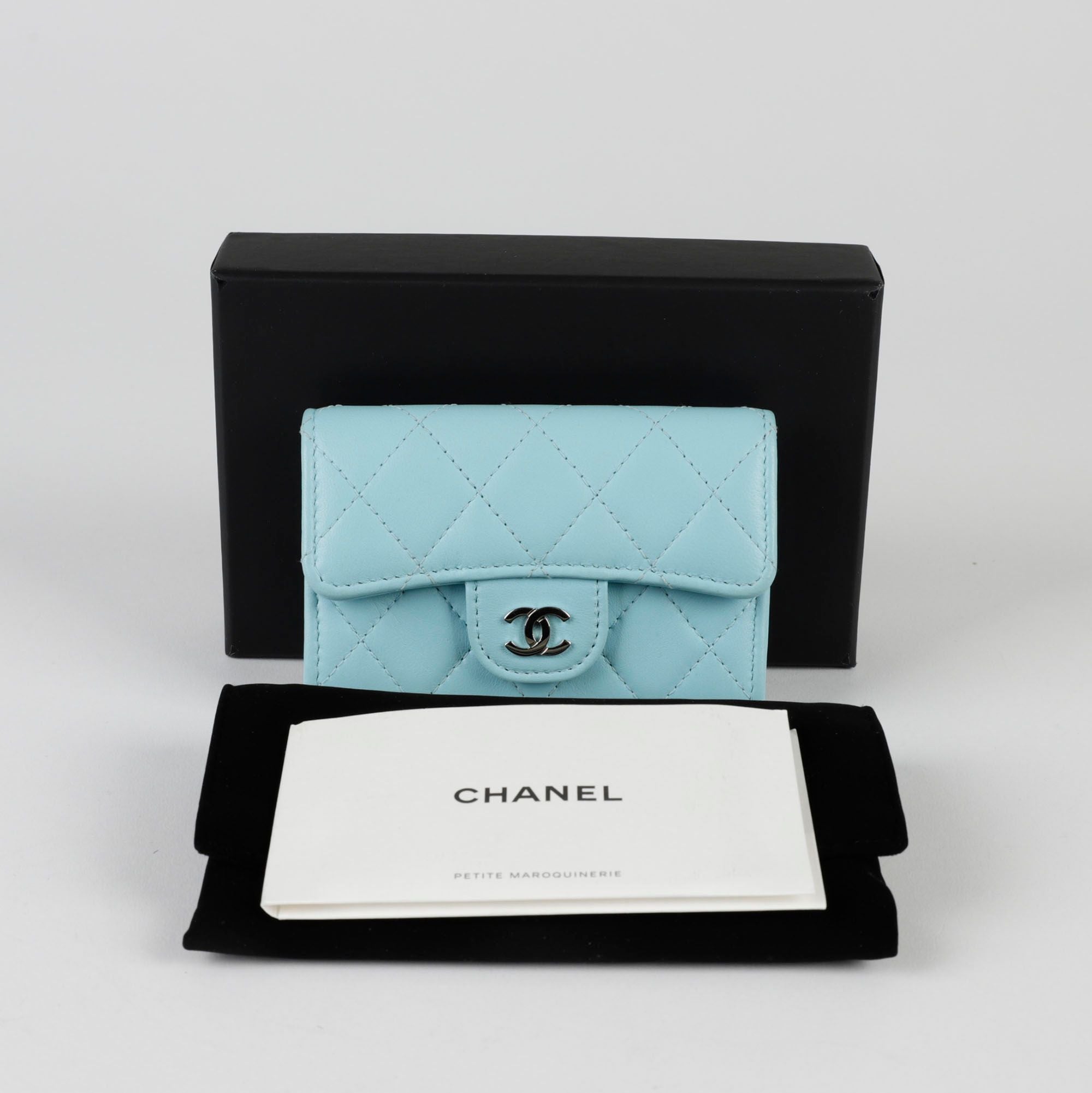 CHANEL Classic Card Holder AP0214