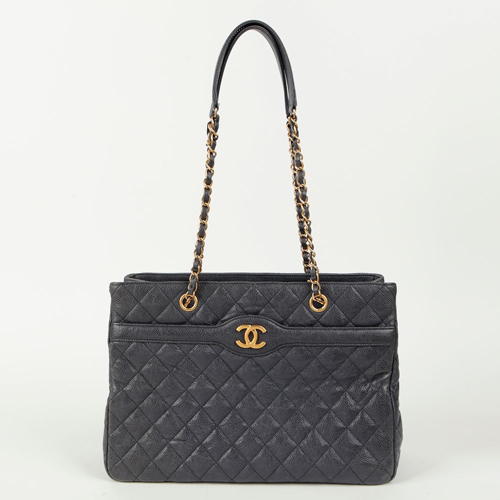 CHANEL Caviar Timeless CC Chain Shoulder Bag A91058