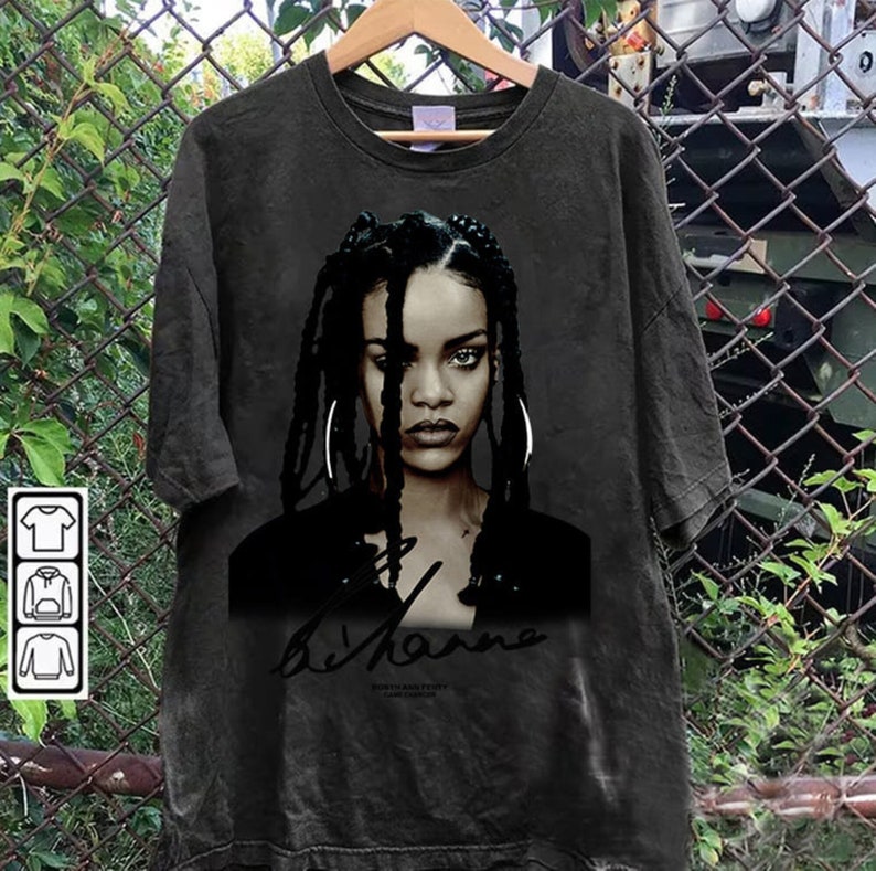 Vintage 90S Graphic Style Rihanna T-Shirt, Rihanna Vintage T-Shirt, Rihanna Vintage Tee For Man And Woman Unisex T-Shirt