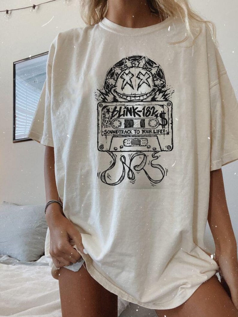 Blink 182 Shirt, Blink 182 Band Tee, Vintage Band Tee, Blink 182 Concert TShirt