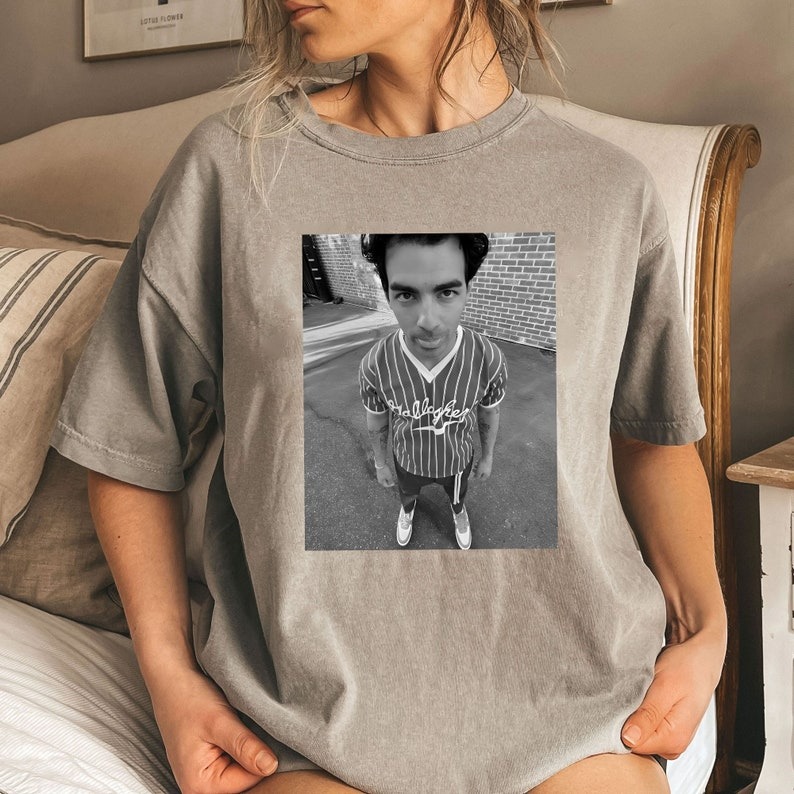 Joe Jonas Shirt, Vintage 90S Joe Jonas, Joe Jonas SweatShirt, Joe Jonas Movie Rapper Retro, I Love Hot Dads