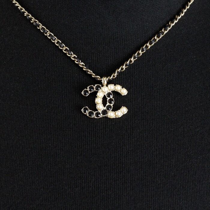 CHANEL 20 Season Gold-tone Pearl Black Crystal CC Logo Statement Pendant Necklace 50814 134334599