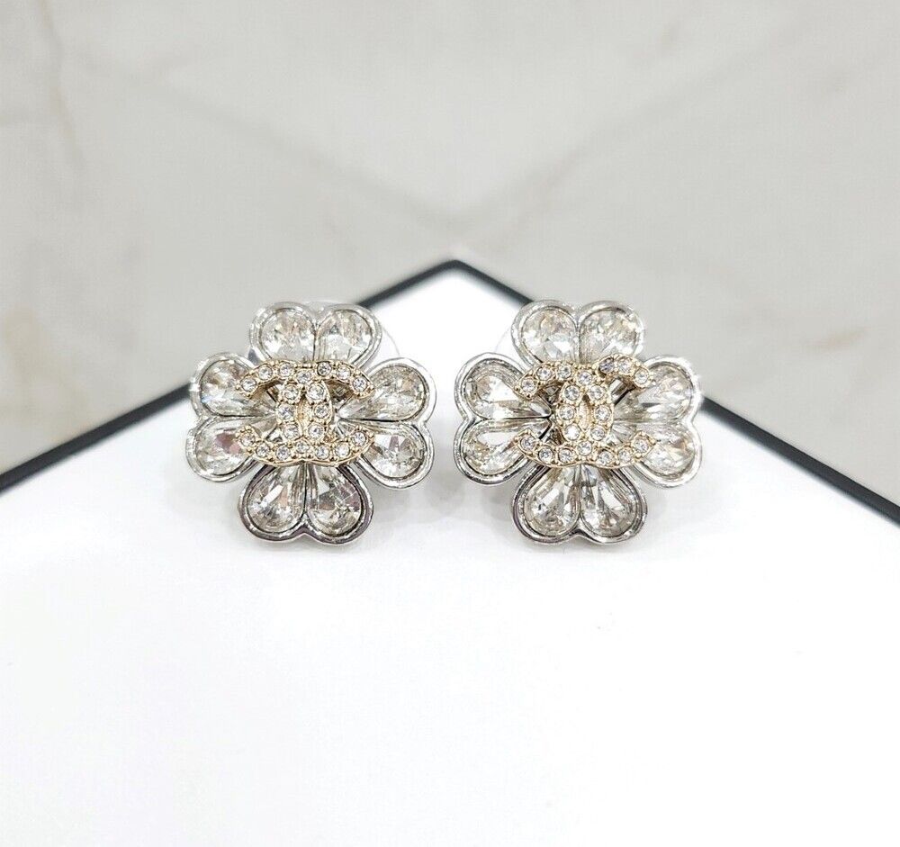 CHANEL New Item Clover Cubic Earrings CC Logo SKU123456 133672640