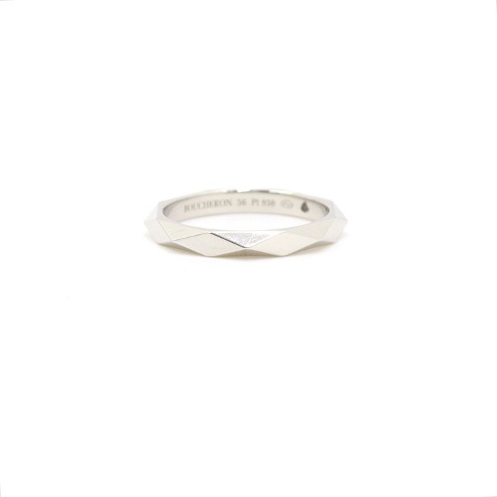 Boucheron Platinum Wedding Band Ring with Pave Setting AA49600 JAL00014 130901119