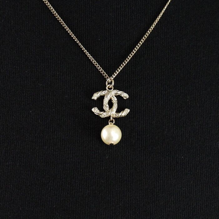 CHANEL Twist CC Pearl Drop Necklace - Season 14 aa48925 128931910