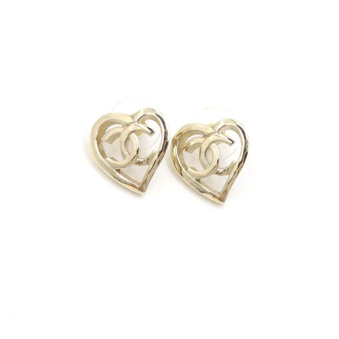 CHANEL 22 Season AB7882 Gold Heart CC Earrings 49614 131287500