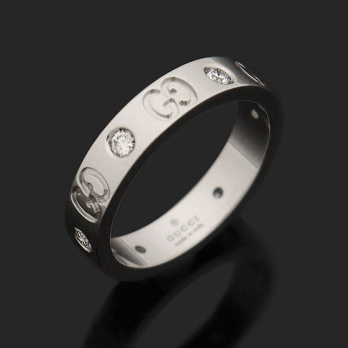 Gucci 18K White Gold Interlocking G Icon Ring with 6 Diamonds 100881 130948123
