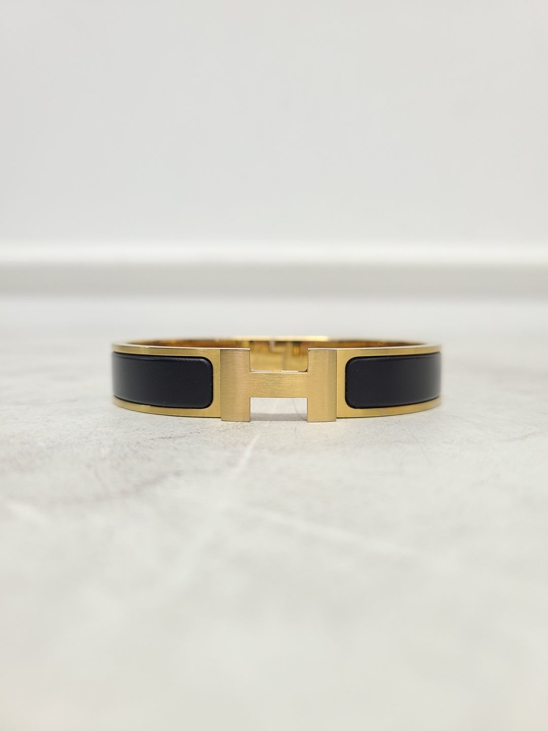 Hermes Black Gold T5 Click H Bracelet 130620292
