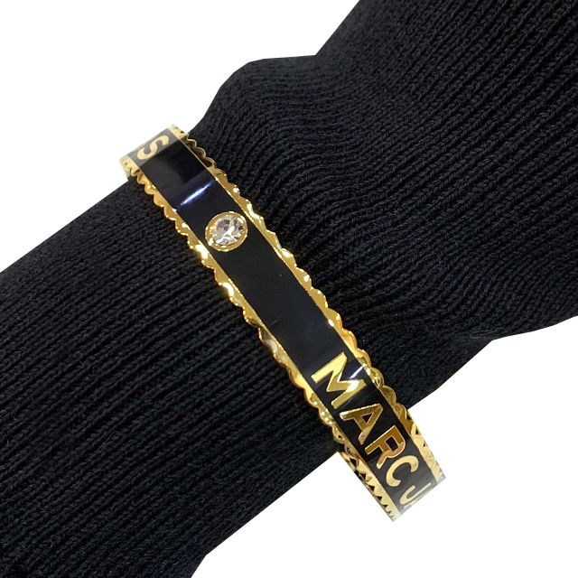 Marc Jacobs Medallion Large Scallop Bangle Bracelet Black/Gold J105MT7PF22 001 123477692
