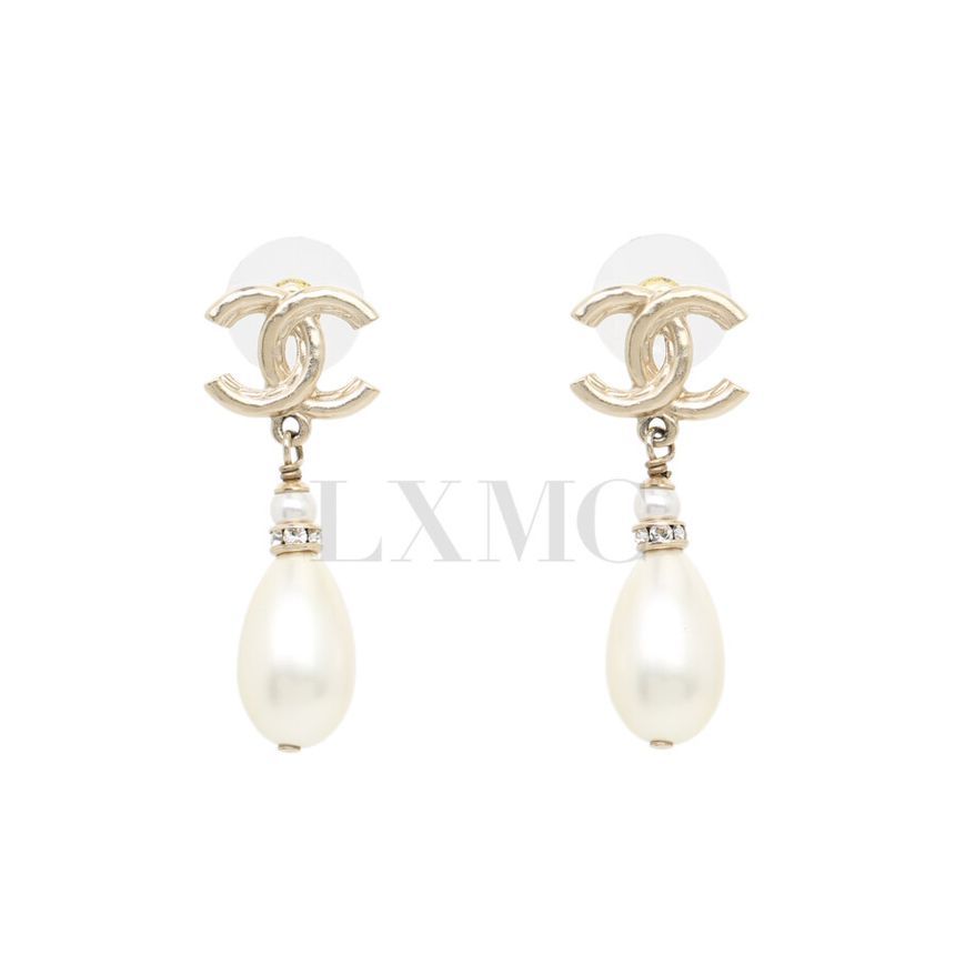 CHANEL Pearl CC Logo Earrings AB8513 125416570