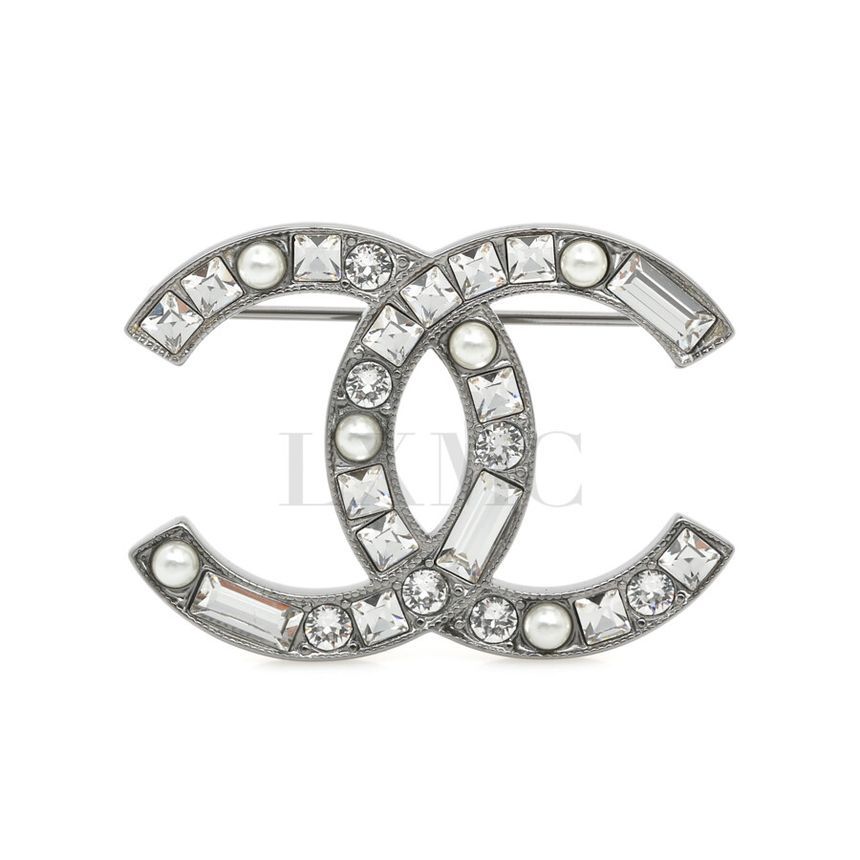CHANEL Crystal CC Logo Brooch 40.2x29.1MM 106637617